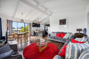Surfside Beach House with Ocean Views, Ventnor